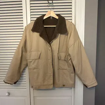 베이지 플리스 카라 부착 자켓