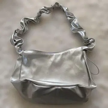 MONO COMME CA 개더 숄더백 실버