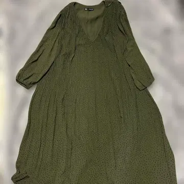 ZARA 올리브 그린 V넥 원피스 L 사이즈