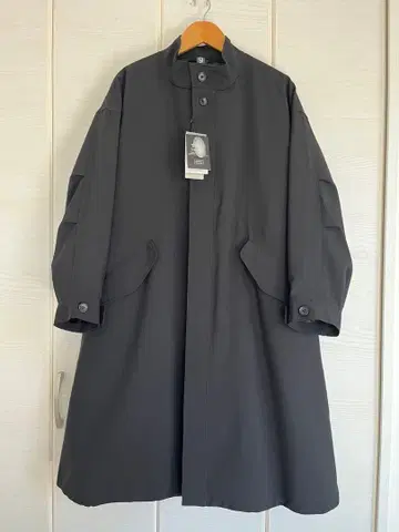 새상품 Audrey and John Wad 'TAION' 콜라보 롱 코트