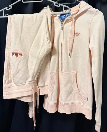 adidas 핑크 셋업 M 사이즈