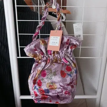 새상품 캐세리니 꽃무늬 벨벳 핸드백