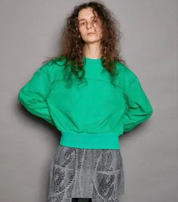 그린 벌룬 슬리브 맨투맨