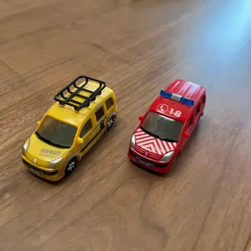 르노 캉구 미니카