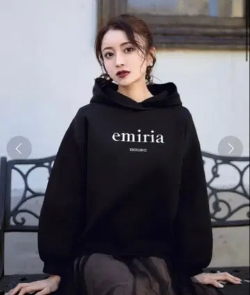 에미리아위즈 밀도 높은 로고 니트 후디 후드티 블랙