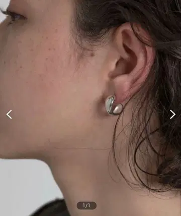 SMELLY so' (스멜리 소) 커브 귀걸이 실버 어반 리서치