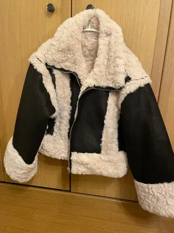 EVRIS 무스탕 코트