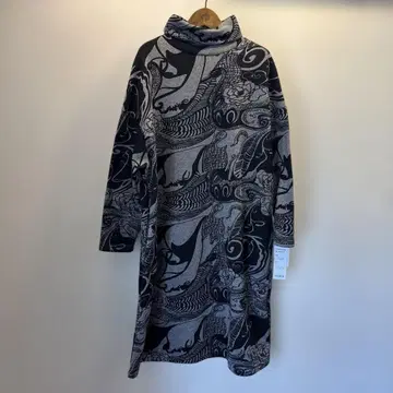 흑백 터틀넥 원피스