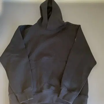 YPB 블랙 후드티