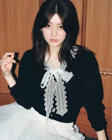 [USAGI ONLINE 한정판] 레이스 보타이 가디건 새상품급