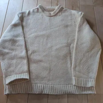 크렙스큐어 니트 스웨터