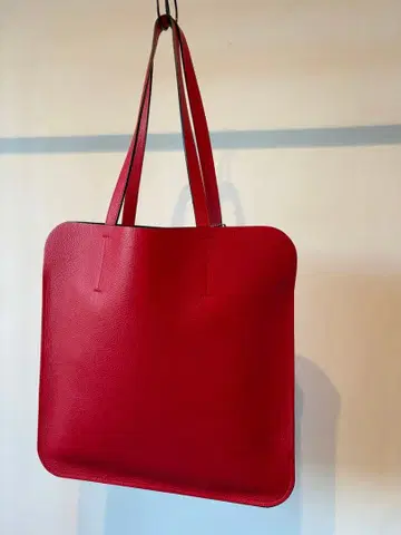LAURA DI MAGGIO 로라 디 마지오 레드 가죽 토트백