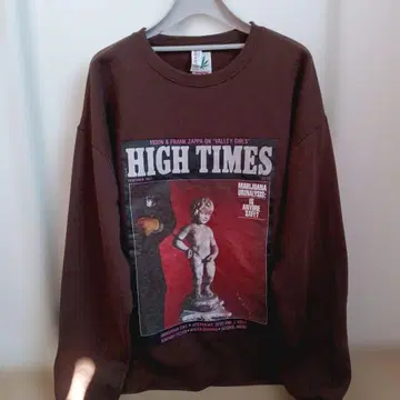 HIGH TIMES 그래픽 맨투맨 브라운