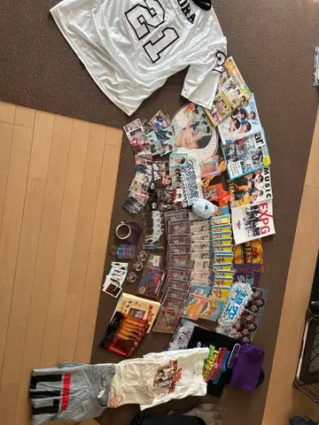 릴 리그 굿즈 아크릴 스탠드 트레이딩 카드 T셔츠 등