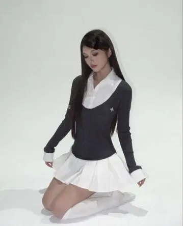 andwang Uniform pleated mini onepiece