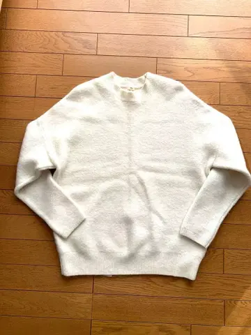 이에나 모헤어 스웨터