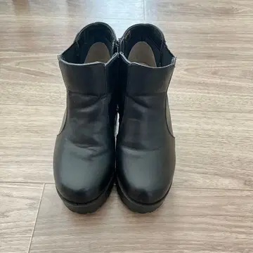 MAJESTIC LEGON 블랙 부츠 S 사이즈