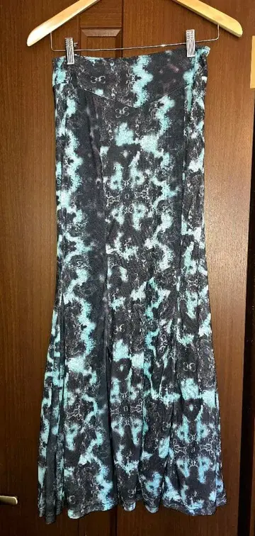 OzzCROCE 플레어 스커트 터콰이즈 블루 오너먼트 무늬 OZZON