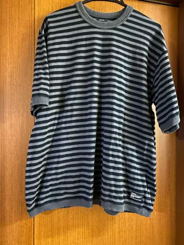 DEHNAM 그레이/블랙 스트라이프 보더 T셔츠