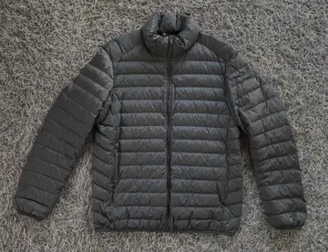 울트라 라이트 다운 (유니클로) M 사이즈