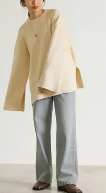 새상품급 selectMOCA 오픈 슬리브 크루넥 상의