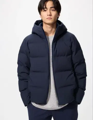 유니클로 심리스 다운 후드티 미사용품