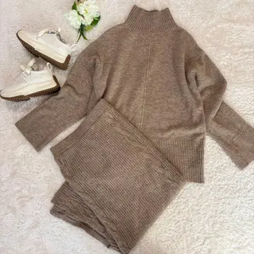 베이지 니트 셋업 터틀넥