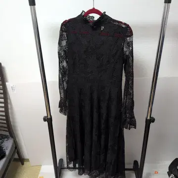 레이스 하이넥 긴팔 드레스 블랙