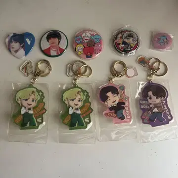 BTS 캐릭터 굿즈 묶음 판매 캔뱃지 아크링 키링 키링