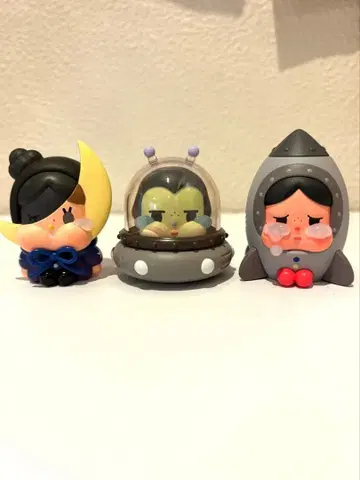 CRYING TO THE MOON 팝마트 cry baby