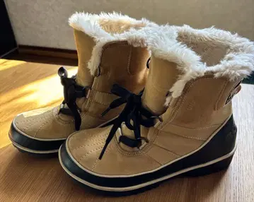 SOREL 베이지 스웨이드 부츠 25cm