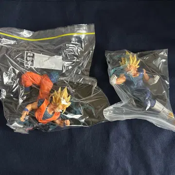 드래곤볼 손오공 베지터 피규어 세트