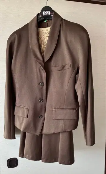 LAUTREAMONT 브라운 수트 세트