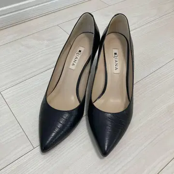 D.JANA 블랙 크로커다일풍 펌프스