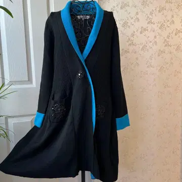 슈퍼 뷰티 리브 롱 가디건 블랙과 파랑
