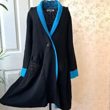 슈퍼 뷰티 리브 롱 가디건 블랙과 파랑