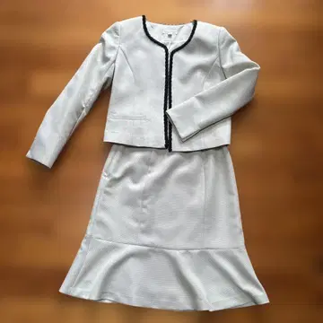 베이지 스커트 수트