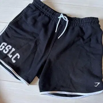 GYMSHARK 블랙 숏팬츠 M