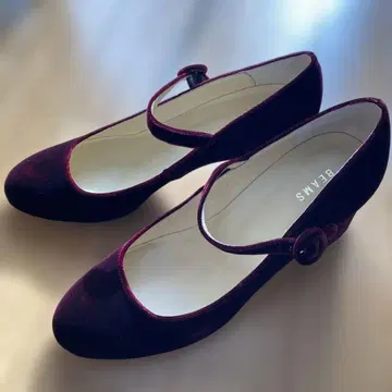 버건디 벨벳 멜리 제인 펌프스