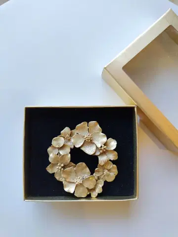 골드 꽃 모티브 브로치 약 6cm
