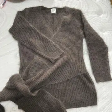 CITY'S SHOP 브라운 V넥 변형 스웨터