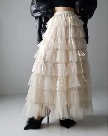 me+em select 스트랩 리본 발레코어 샤샤 스커트