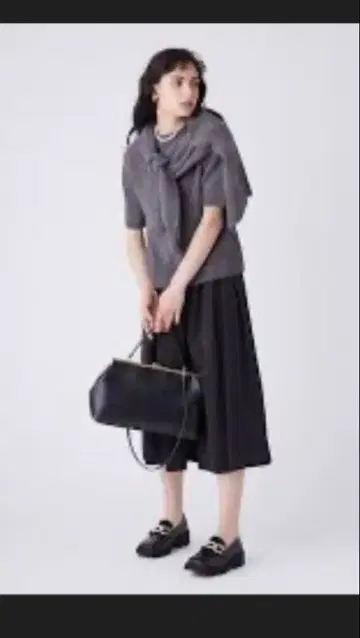 Mila Owen 블랙 플레어 스커트 사이즈 0