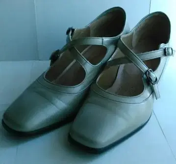 컴포트 클리닉 펌프스 23.5cm 그레이