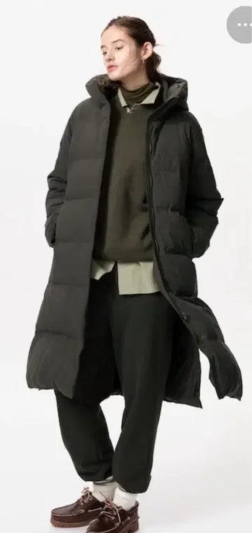 UNIQLO 심리스 다운 코트 다운 자켓