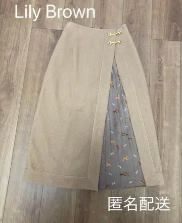 새상품급 Lily Brown 말 패턴 절개 스커트 익명 배송