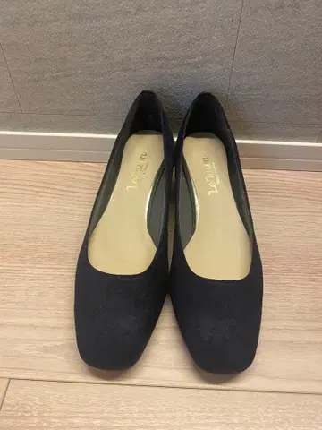 [새상품] 네이비 스웨이드 느낌 플랫 펌프스