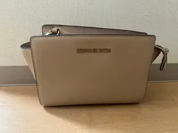 MICHAEL KORS 베이지 숄더백