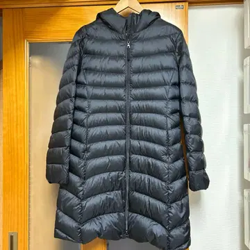 유니클로 라이트 다운 롱 코트 블랙 L