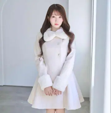 rosemuse 티펫 세트 플레어 코트 화이트